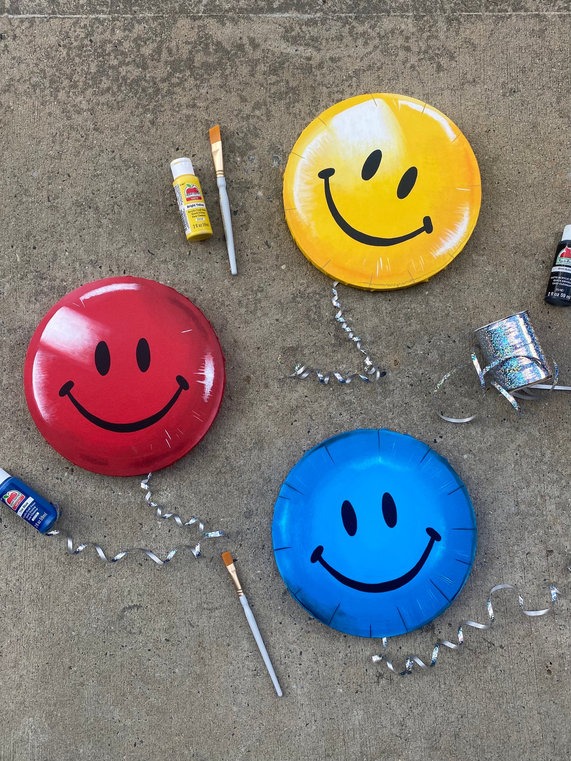 Amber Peeks Art: Colorful hyper realistic balloon paintingss